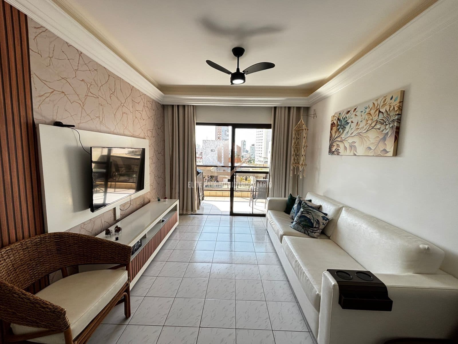 Apartamento na Praia da Enseada Guarujá SP.