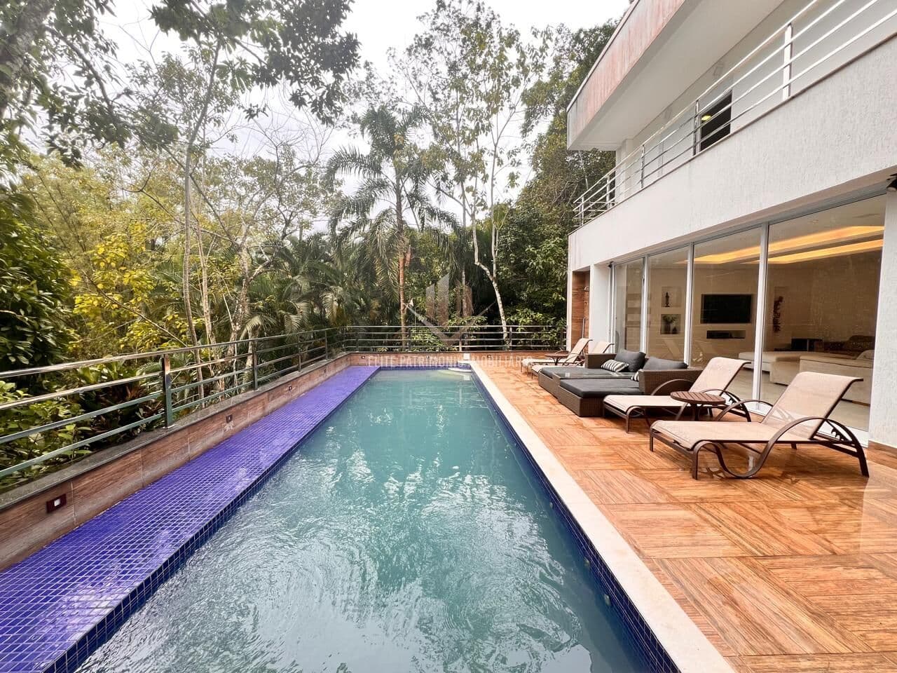 Casa de Alto Padrão em Condomínio de Luxo no Guarujá SP.