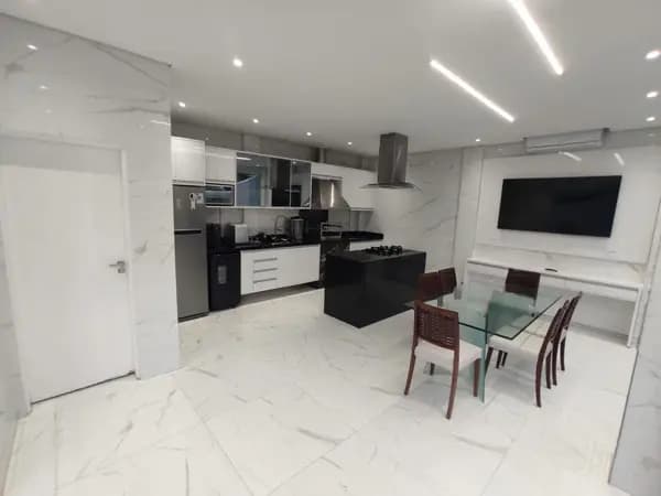 Casa à venda no bairro Pernambuco em Guarujá/SP