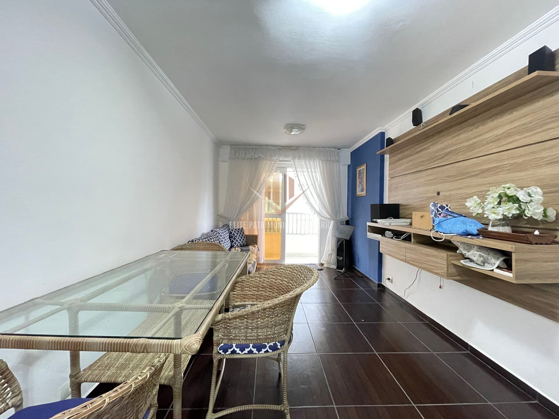 Apartamento na Praia das Pitangueiras Guarujá SP.