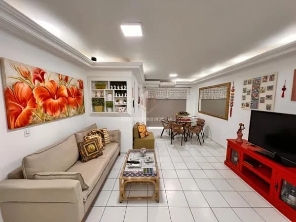 Apartamento à venda na Praia da Enseada Guarujá SP.
