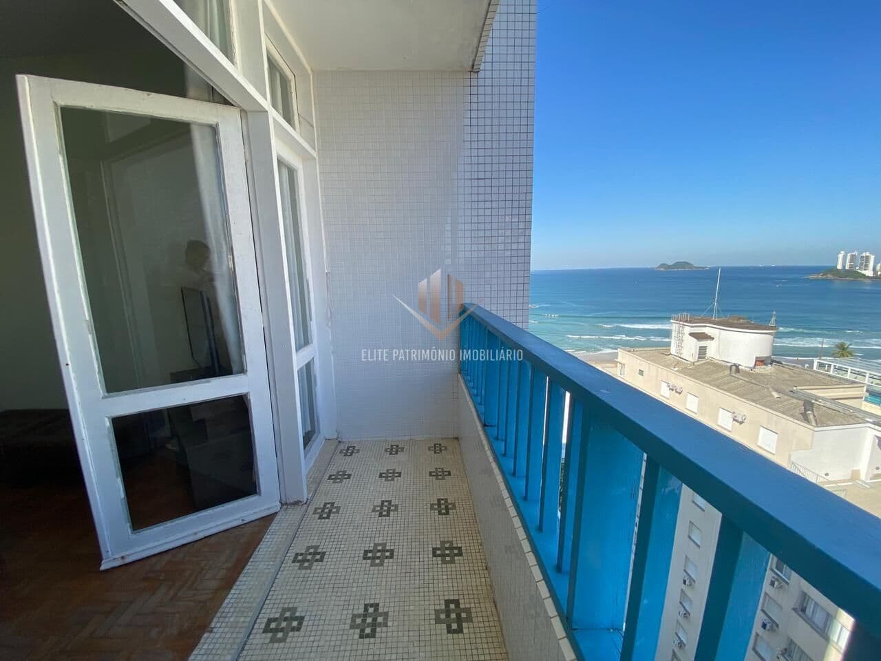 Apartamento a venda na Praia das Pitangueiras Guarujá SP.