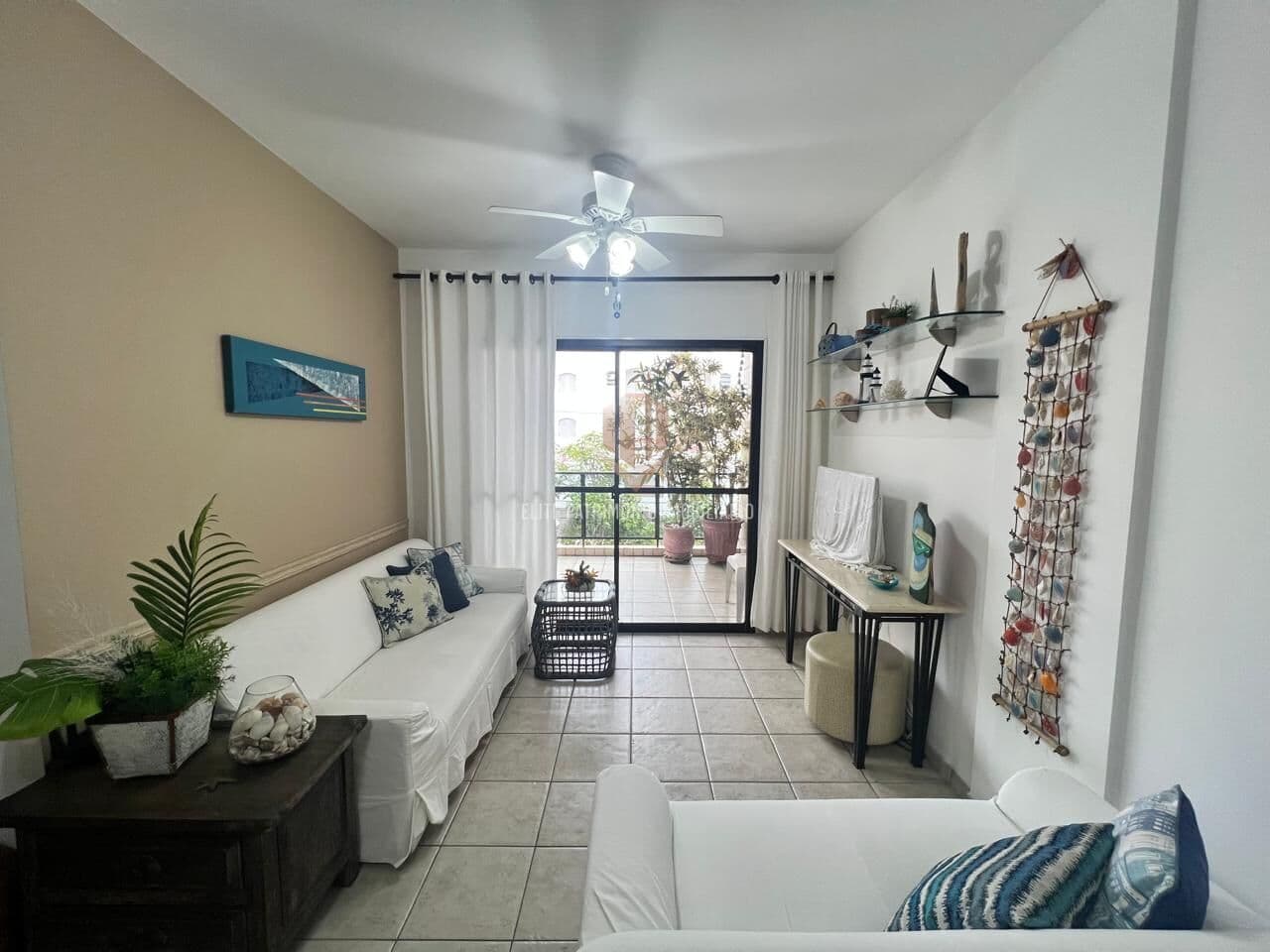 Apartamento a venda na Praia da Enseada Guarujá SP.
