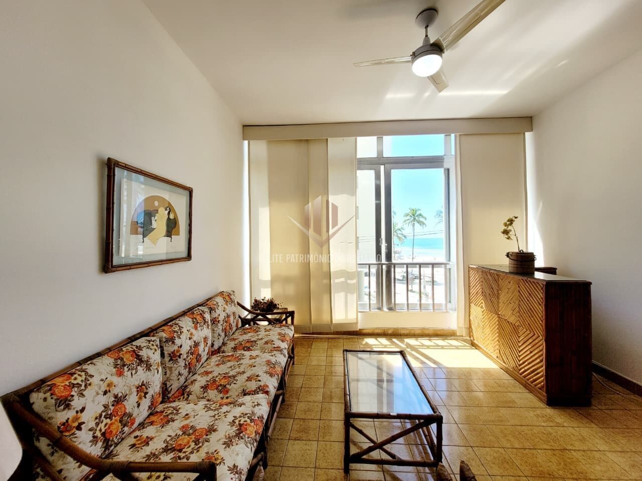 Apartamento na Praia das Pitangueiras Guarujá SP.