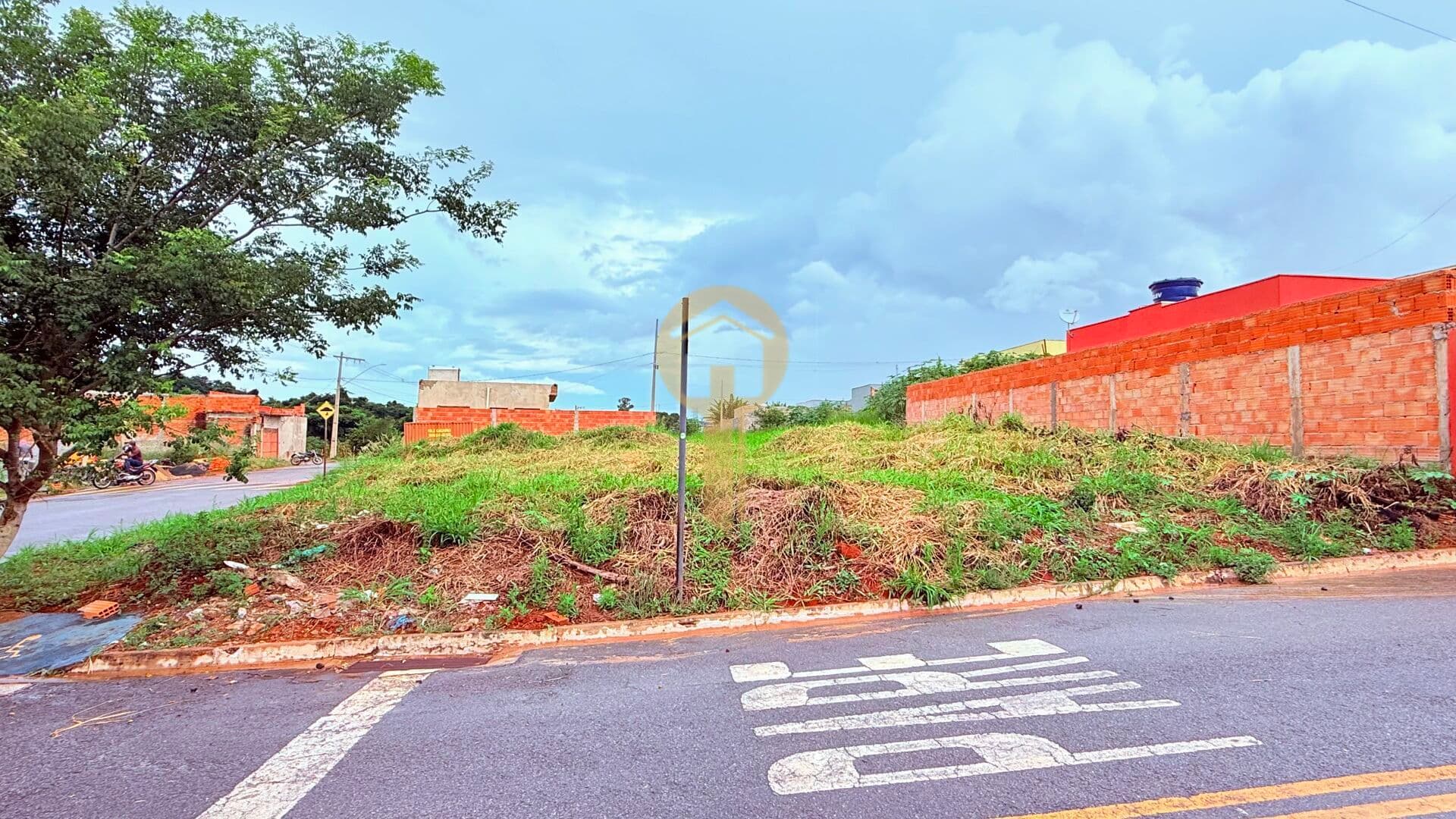 Lote/Terreno em Passos - Jardim Florença