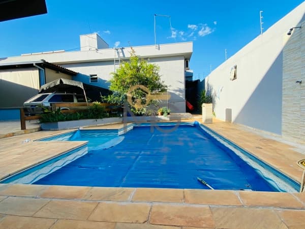 Casa à venda em Passos/MG