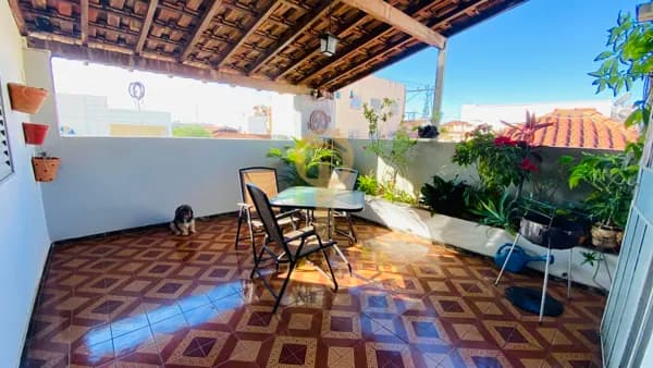 Sobrado em Passos - Centro