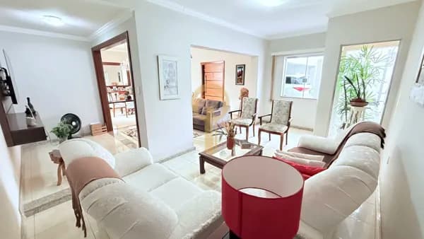 Casa em Muarama, Passos/MG