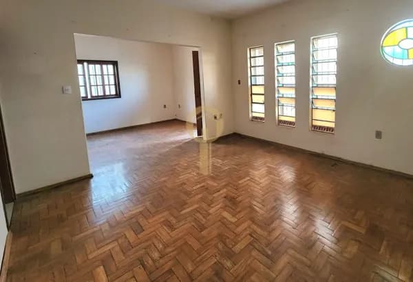 Casa em Passos - Vila Rica