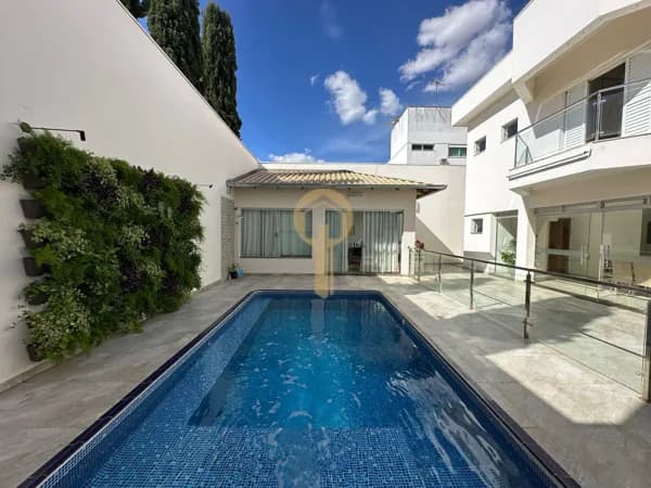 Casa em Passos - Novo Mundo