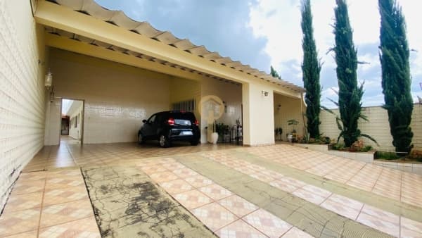 Casa à venda em Passos/MG