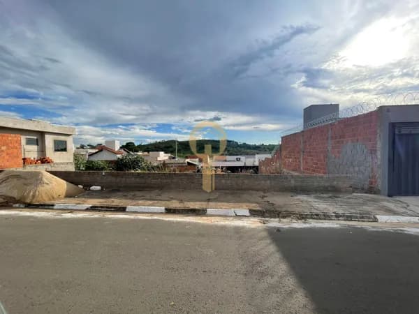 Lote/Terreno em Passos - Jardim Canadá II