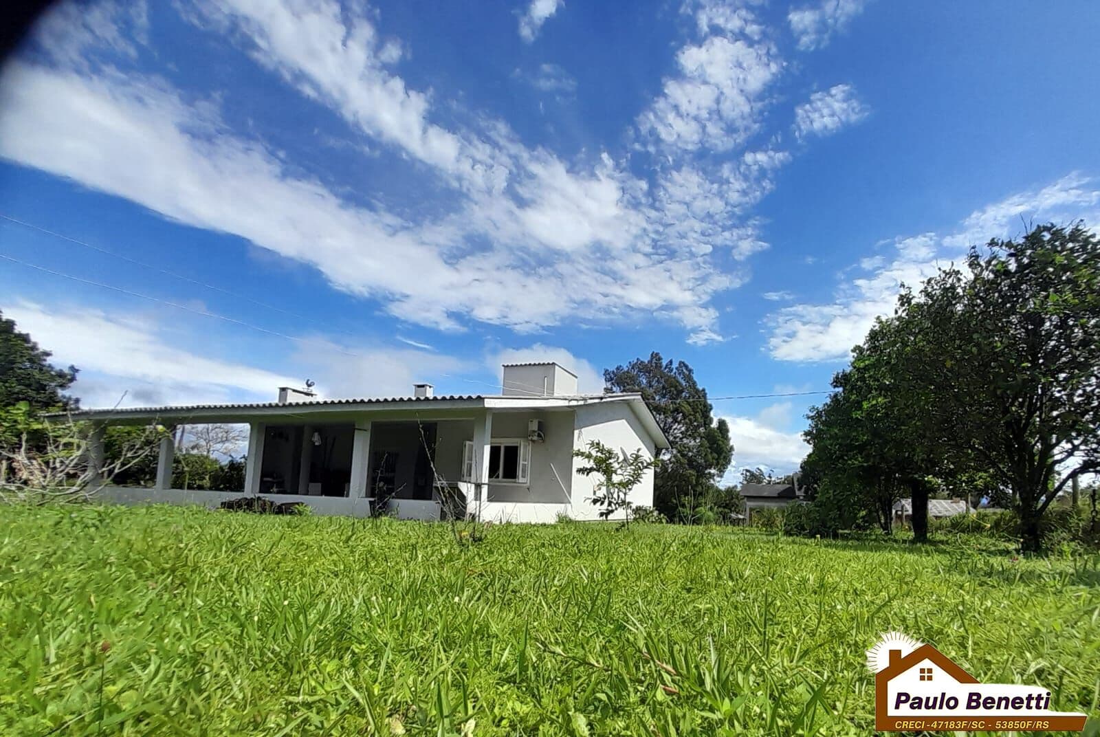 "8.730 m² - Área Total - 156 m² - Casa Térrea - 2 dormitórios - 1 Banheiro social"