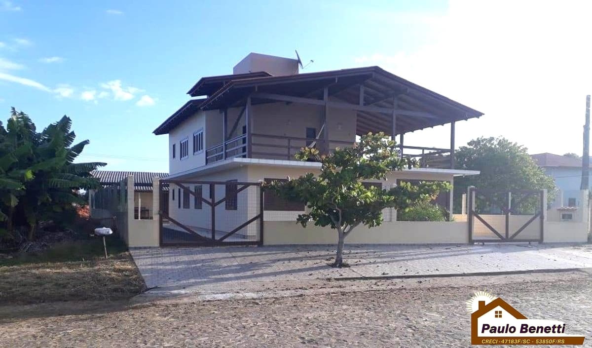 "330 m² Casa Térrea - 7 dormitórios - 2 banheiros social - Garagem para 3 carros"