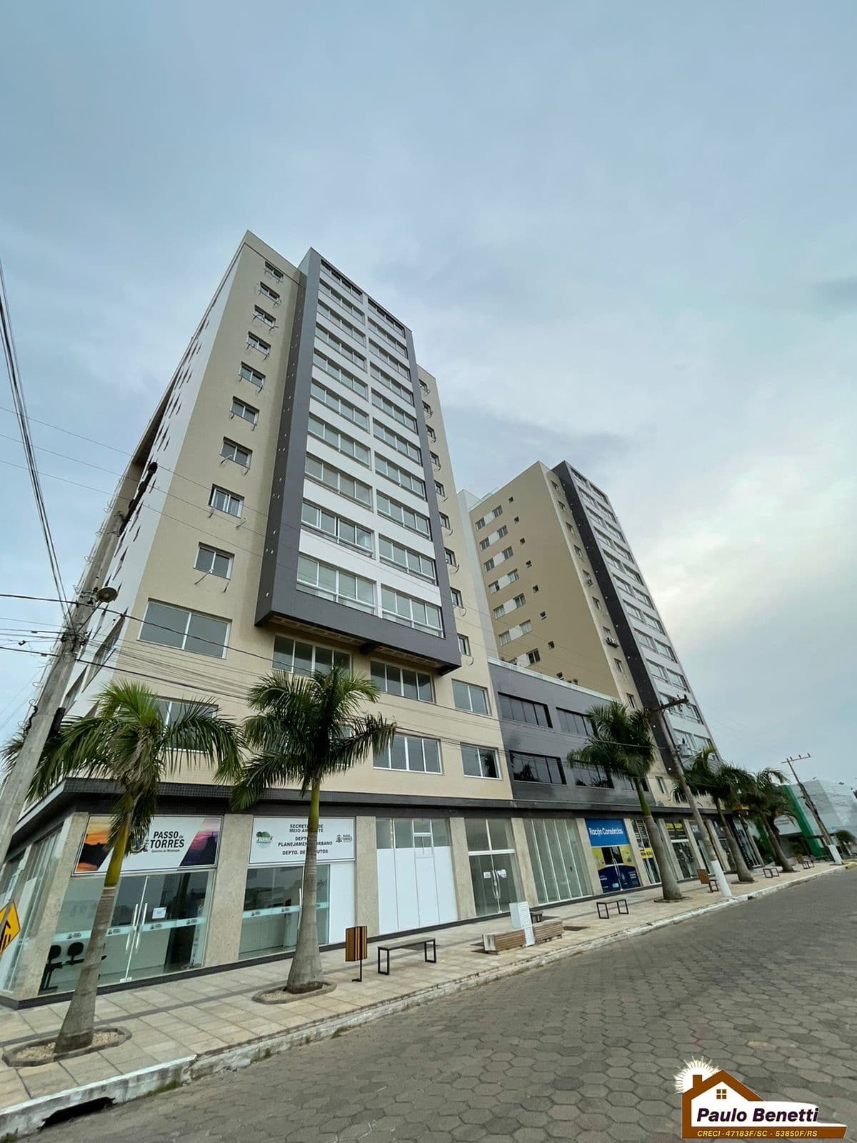 "80,72 m² Apartamento - 3 dormitórios, sendo 1 suíte, 1 banheiro social"