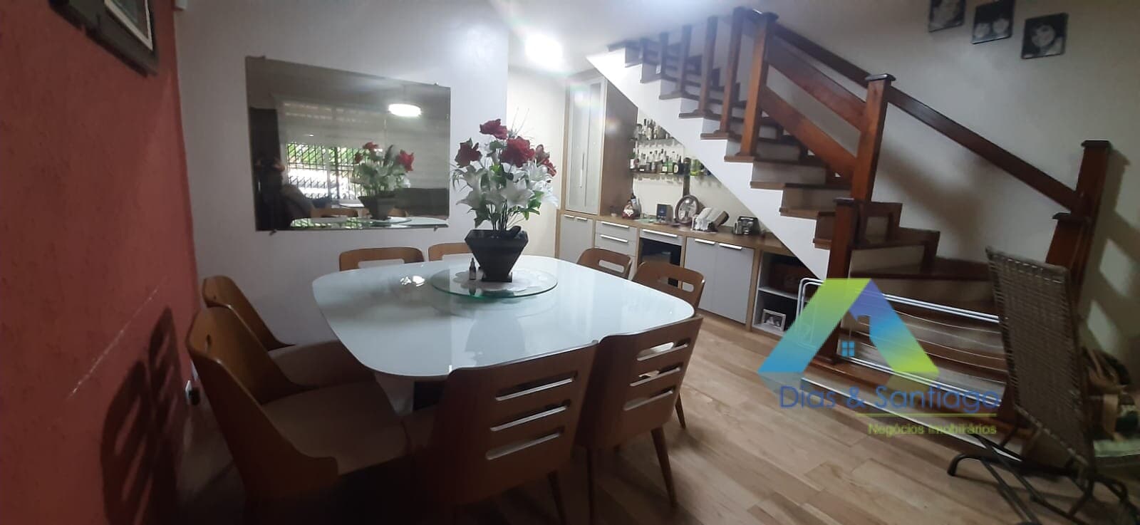 LINDO SOBRADO COM 210m² COM 3 SUÍTES COM ALTO PDRÃO DE ACABAMENTO!