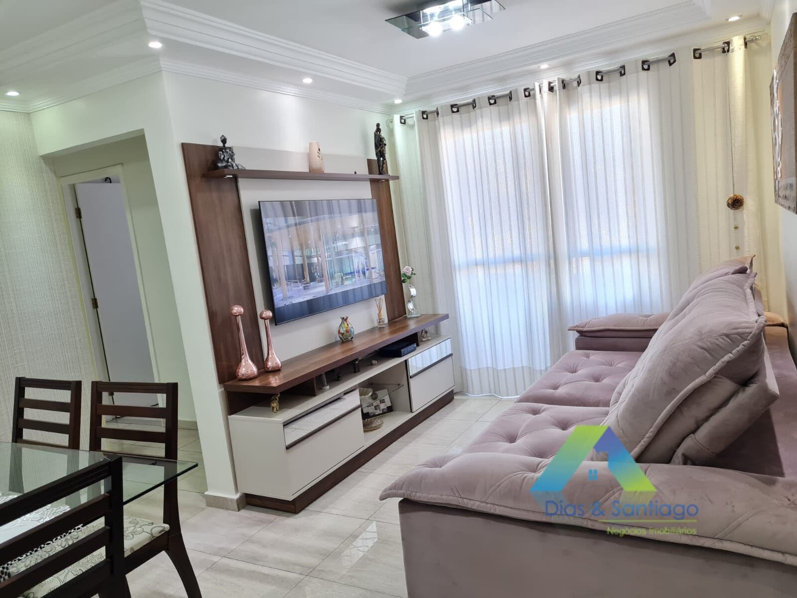 LINDO APARTAMENTO PORTEIRA FECHADA COM 63m² EM 3 DORMITORIOS NO SACOMA.