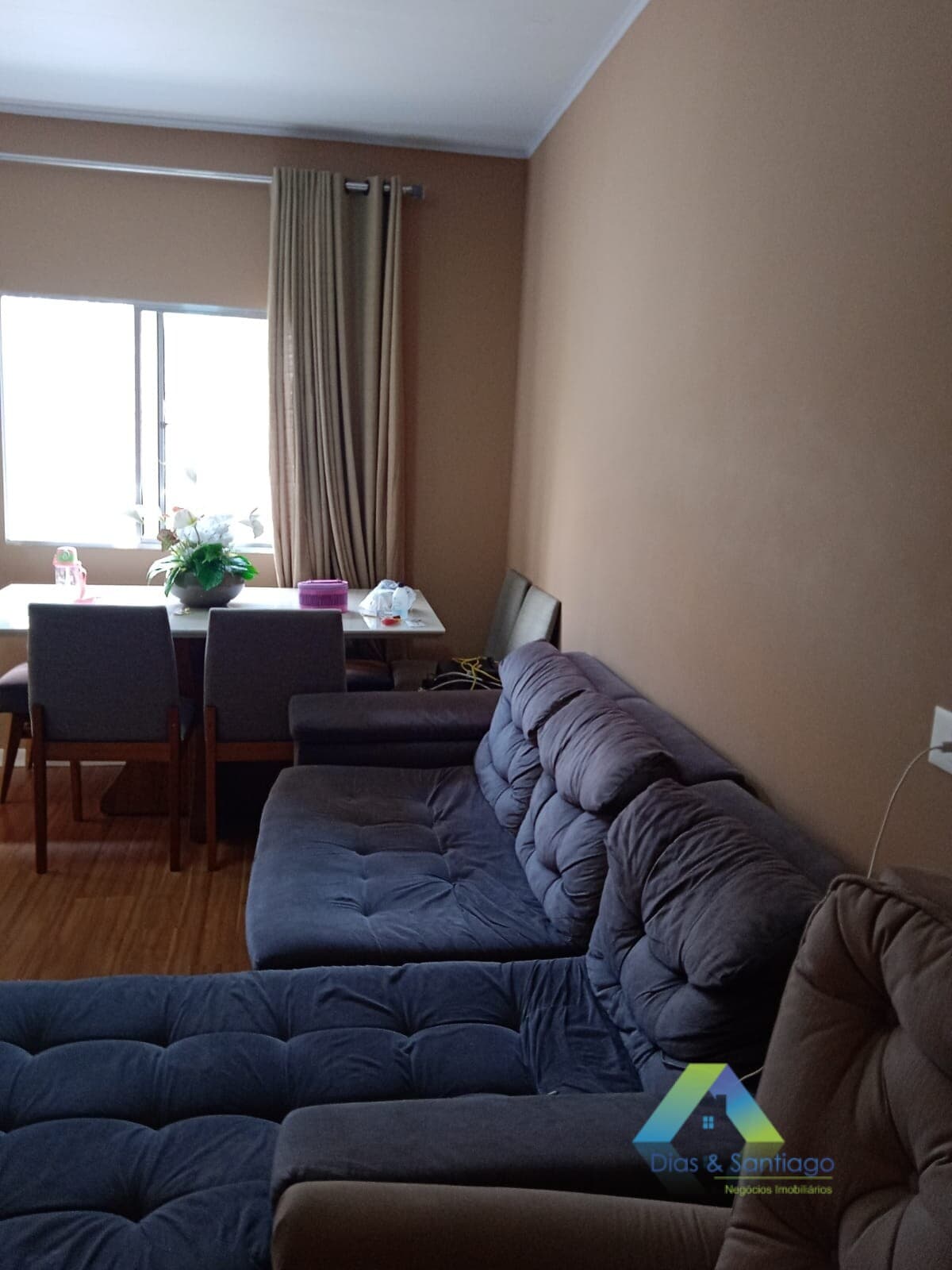 CASA COM 2 DORMITÓRIOS, COM CASAS NO FUNDO NO METRO PRAÇA DA ARVORE !!