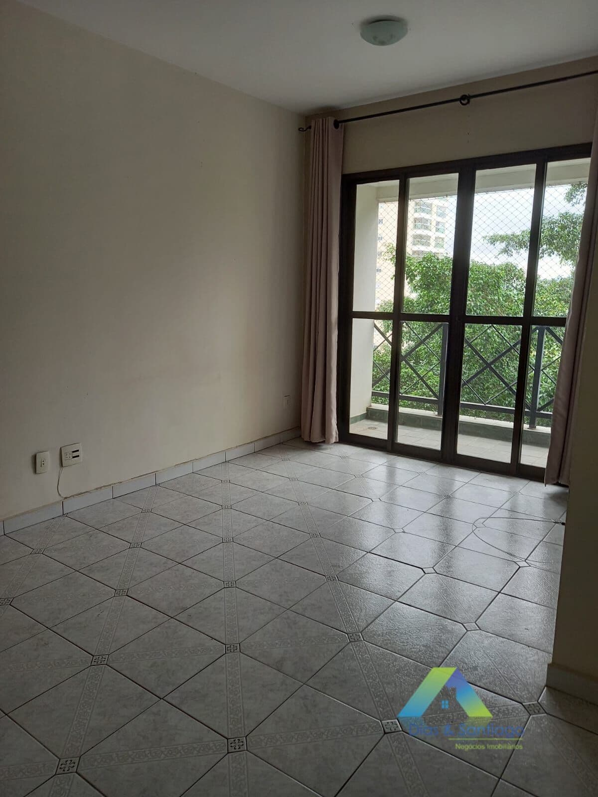 Apartamento com 03 quartos 75M² - chacara Inglesa