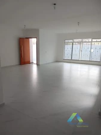 LINDA MANSÃO RECEM CONSTRUIDA COM 4 DORMITÓRIOS E 4 VAGAS NA SAÚDE !!!