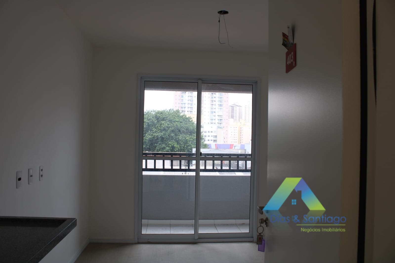 Lindo apartamento studio novo em localização privilegiada na área nobre e plana da Vila das Mercês próximo de todos os comercios!