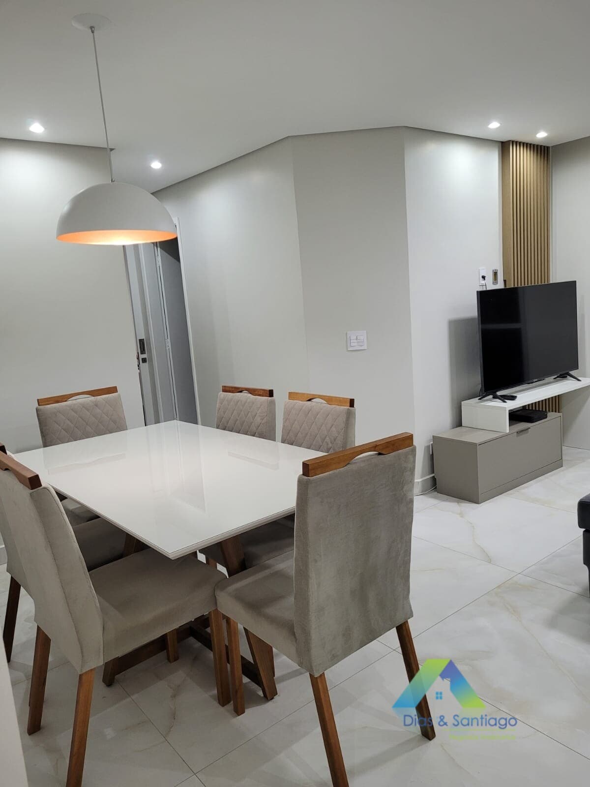 Lindo apartamento todo reformado com 60m². Apto com todos os moveis planejados italinea novos.