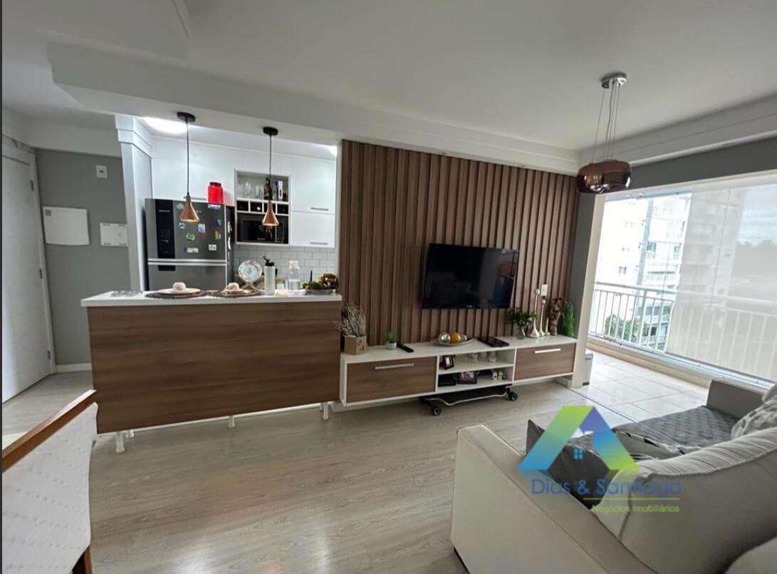Excelente apartamento reformado com alto padrão de acabamento em área nobre do Morumbi.
