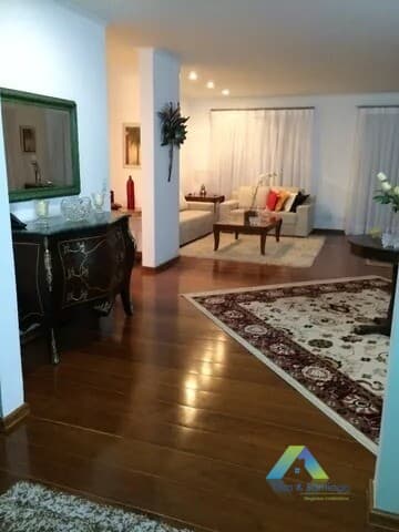 Apartamento Alto Padrão com 250m² sendo 1 por andar com 4 suítes, 4 vagas!