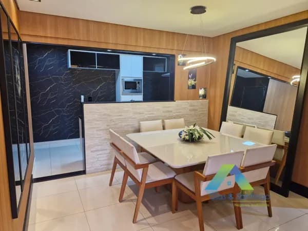 Dúplex Espaçoso com 307m² com 3 dorms, 2 suítes, 3 vagas cobertas e lazer completo. Prédio com apenas 7 apartamentos!