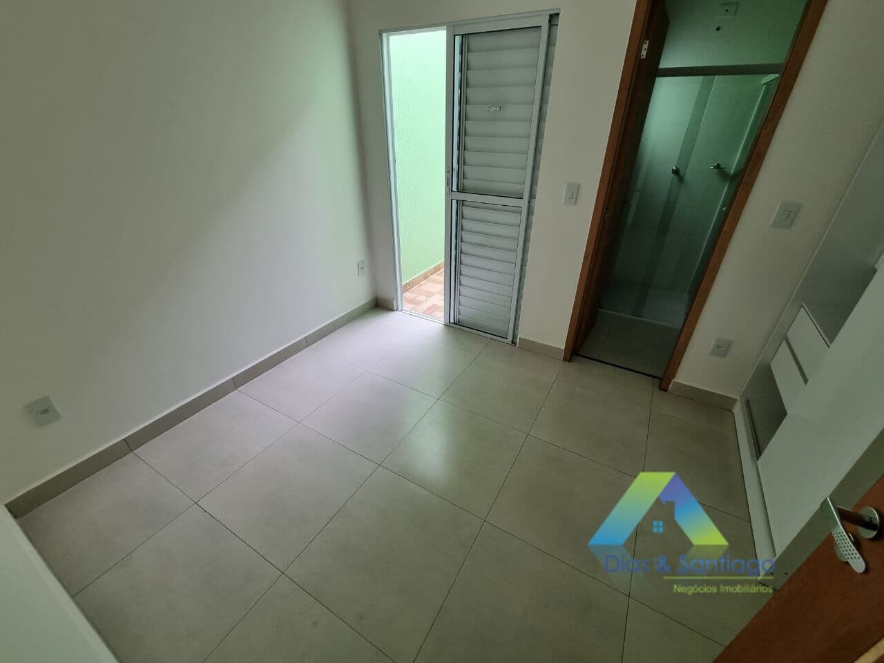 Casa em mini condomínio com 32m² em localização privilegiada na área nobre da região da Saúde/Zsul