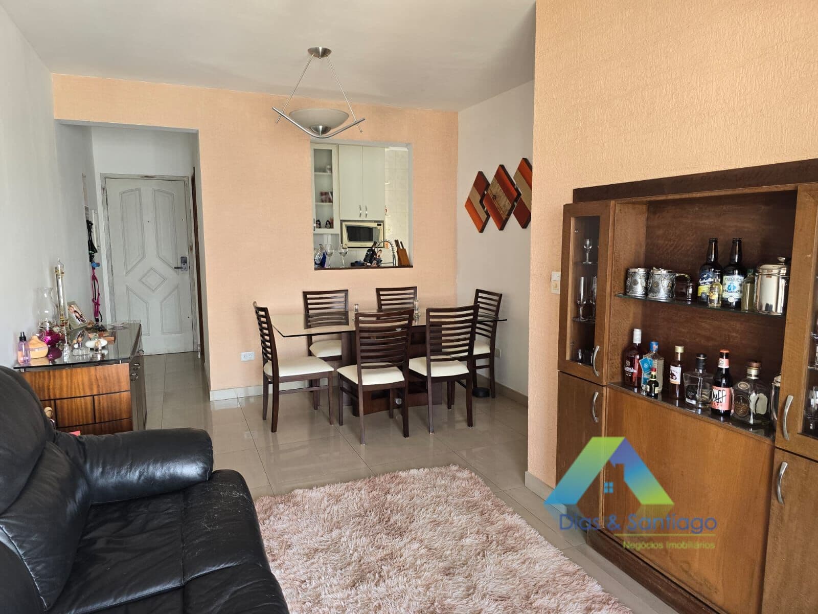 Lindo apartamento com 143m² de área total 2 vagas de garagem coberta em localização privilegiada na Vila Gumercindo.