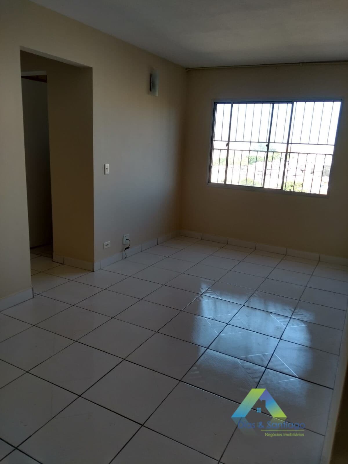APARTAMENTO Á VENDA COM 2 DORMITÓRIOS E 1 VAGA NA VILA DAS MERCES !!
