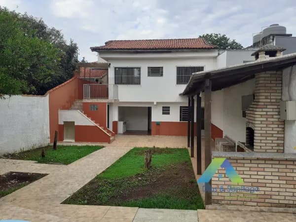 CASA TÉRREA COM 4 DORMITÓRIOS, 5 VAGAS E PISCINA EM JARDIM DA SAÚDE/SP!