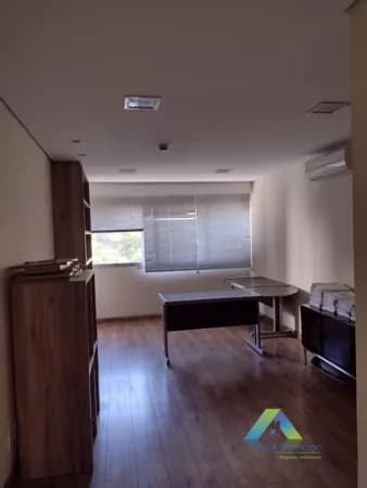 Sala Comercial Reformado à Venda na Liberdade – 30 m² | R$ 179.500,00
