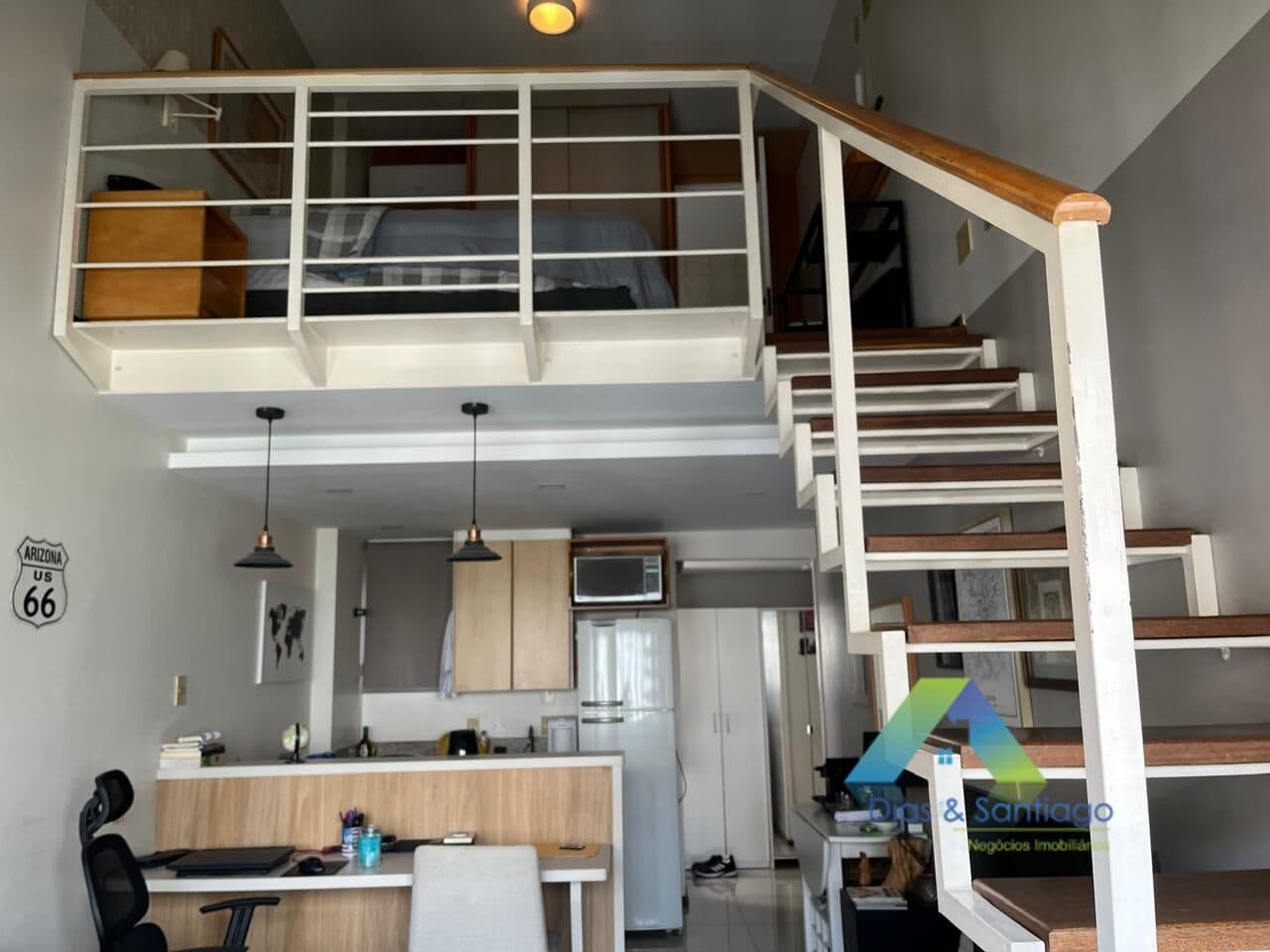 Apartamento duplex todo mobiliado em localização privilegiada na área nobre de Moema Pássaros com vaga de garagem.