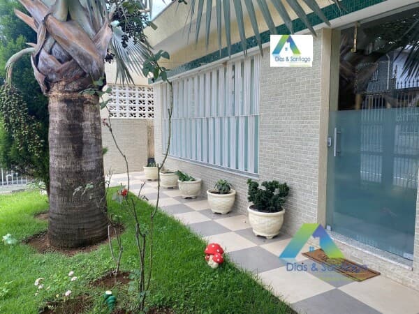 Casa de alto padrão e fino acabamento com 360m² em região privilegiada na região do Jardim da Saúde!