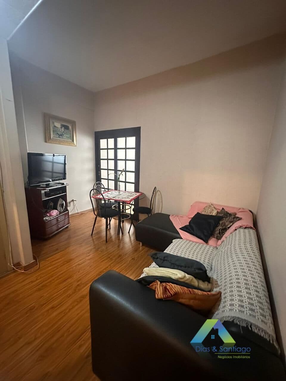 Apartamendo à venda com 3 dormitórios e 2 banheiros de frente para Avenida Paulista !!