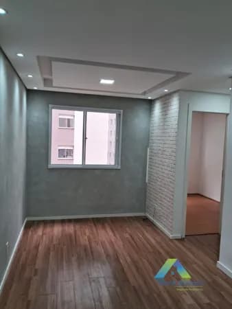 Apartamento com 02 quartos proximo a Av. Cursino