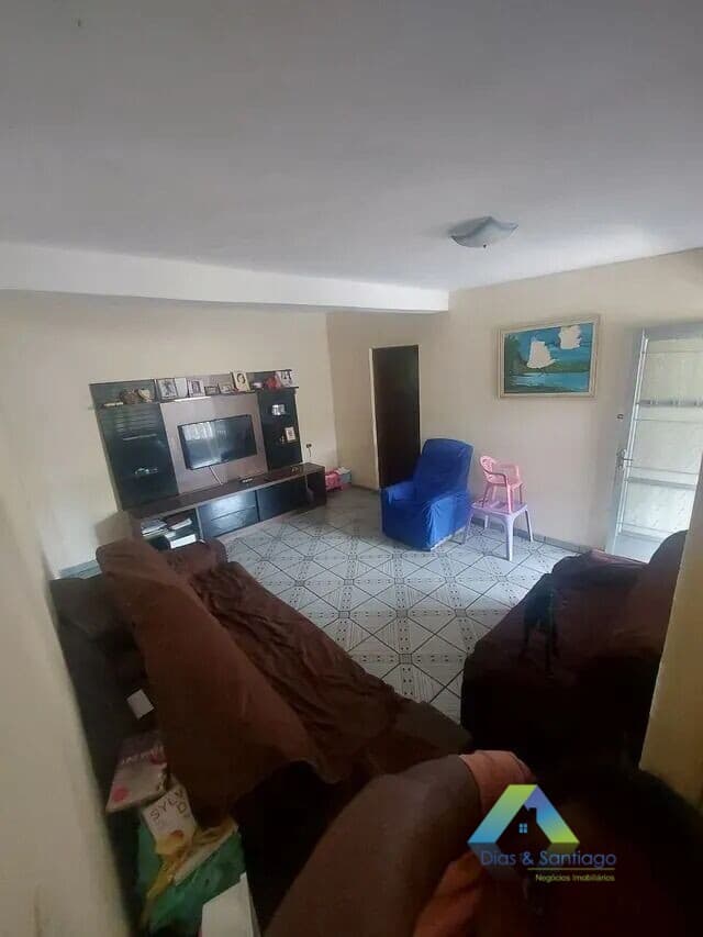Sobrado com 309M². 04 quartos e 02 vagas a venda R$ 600 - cidade Domitila -sp
