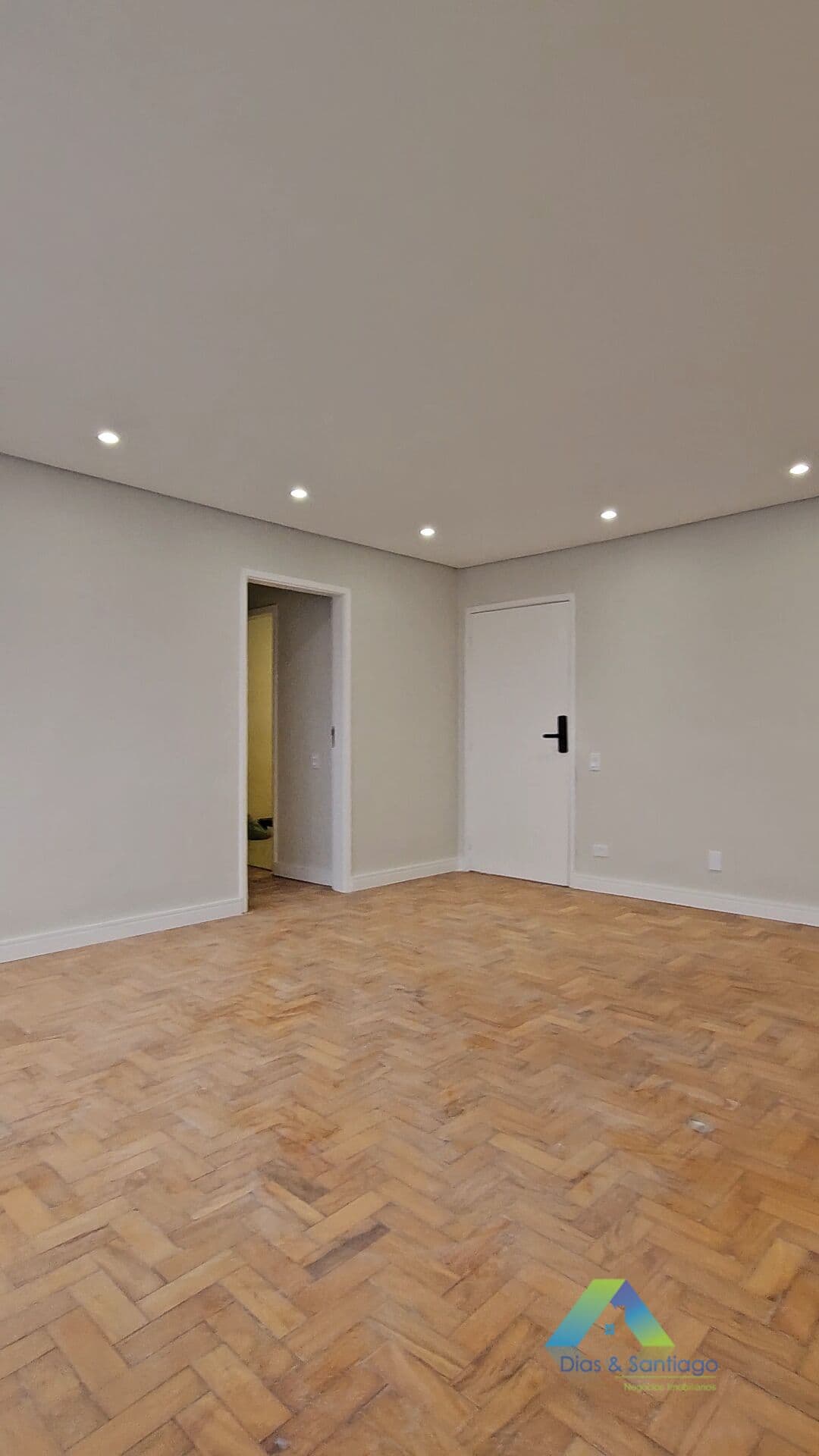 Apartamento á venda com 3 dormitórios e 2 banheiros em Ipiranga, São Paulo/SP