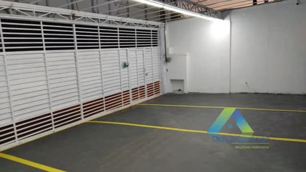 Casa fins residencial ou comercial com localização privilegiada a 500mts do Aeroporto Congonhas com terreno 10x30