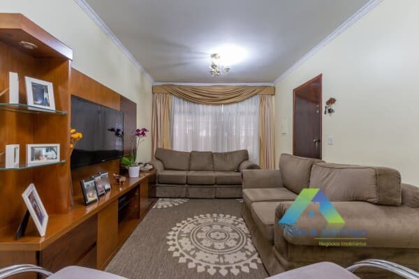 Excelente sobrado com 250m² e alto padrão de acabamento!