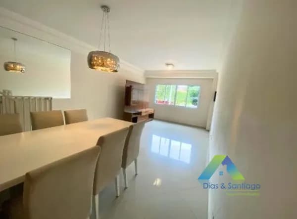 Casa Sobrado a venda com 03 quartos e 03 vagas de garagem- Cupece