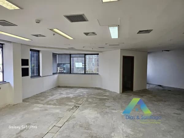 Sala comercial com 9 vagas em Vila Olímpia, São Paulo/SP
