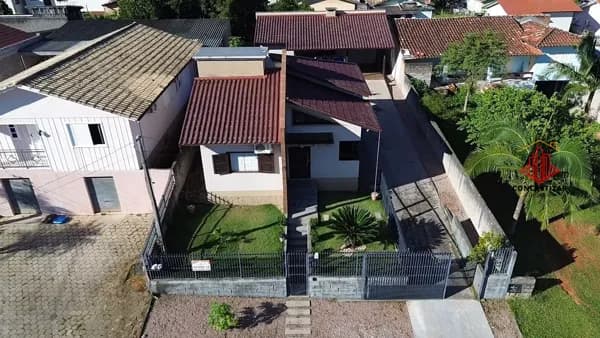 Com área gourmet e vista para a Serra