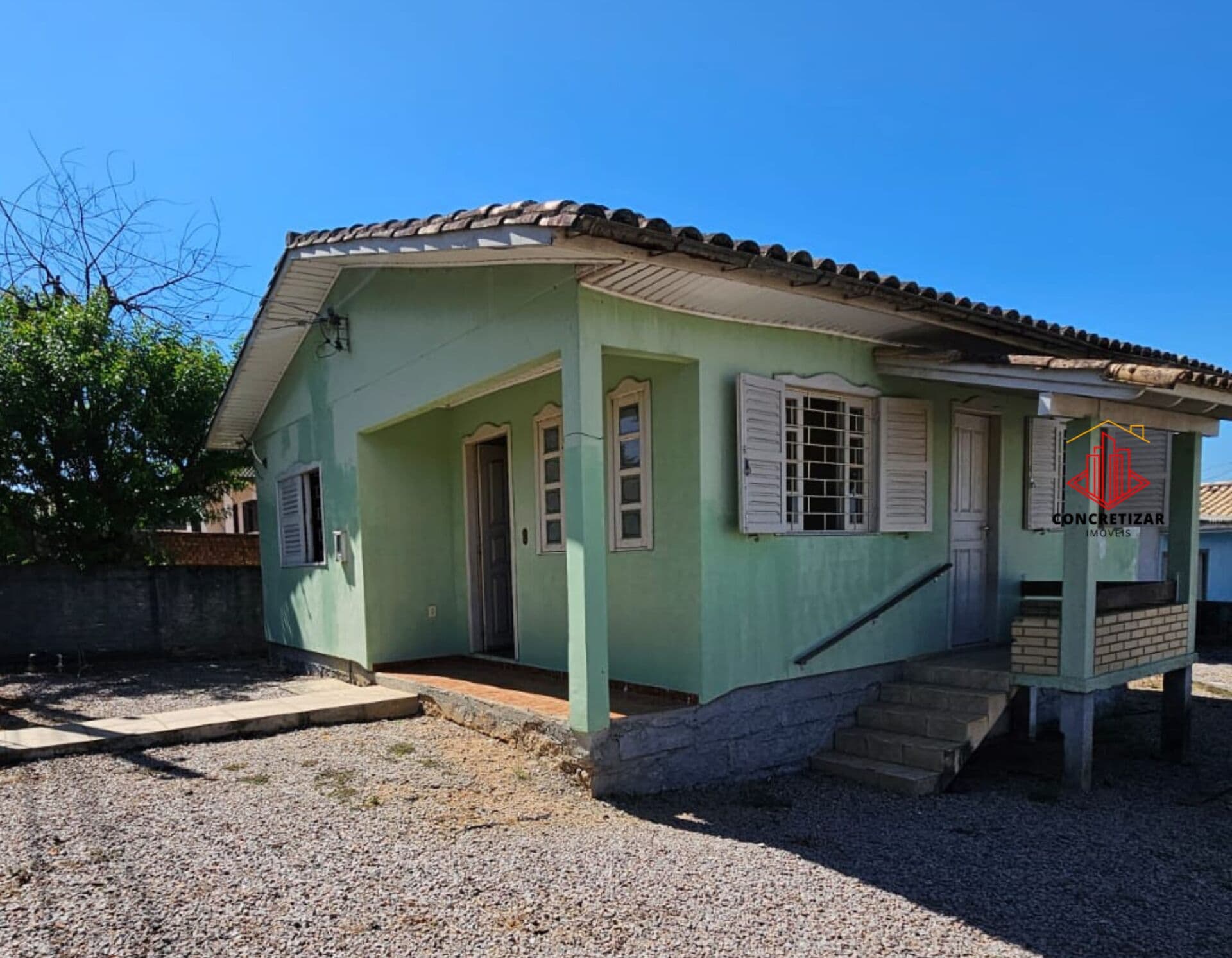 Casa de esquina bem localizada