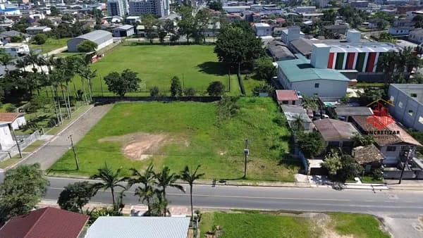 Terreno amplo e estratégico no bairro São Luís