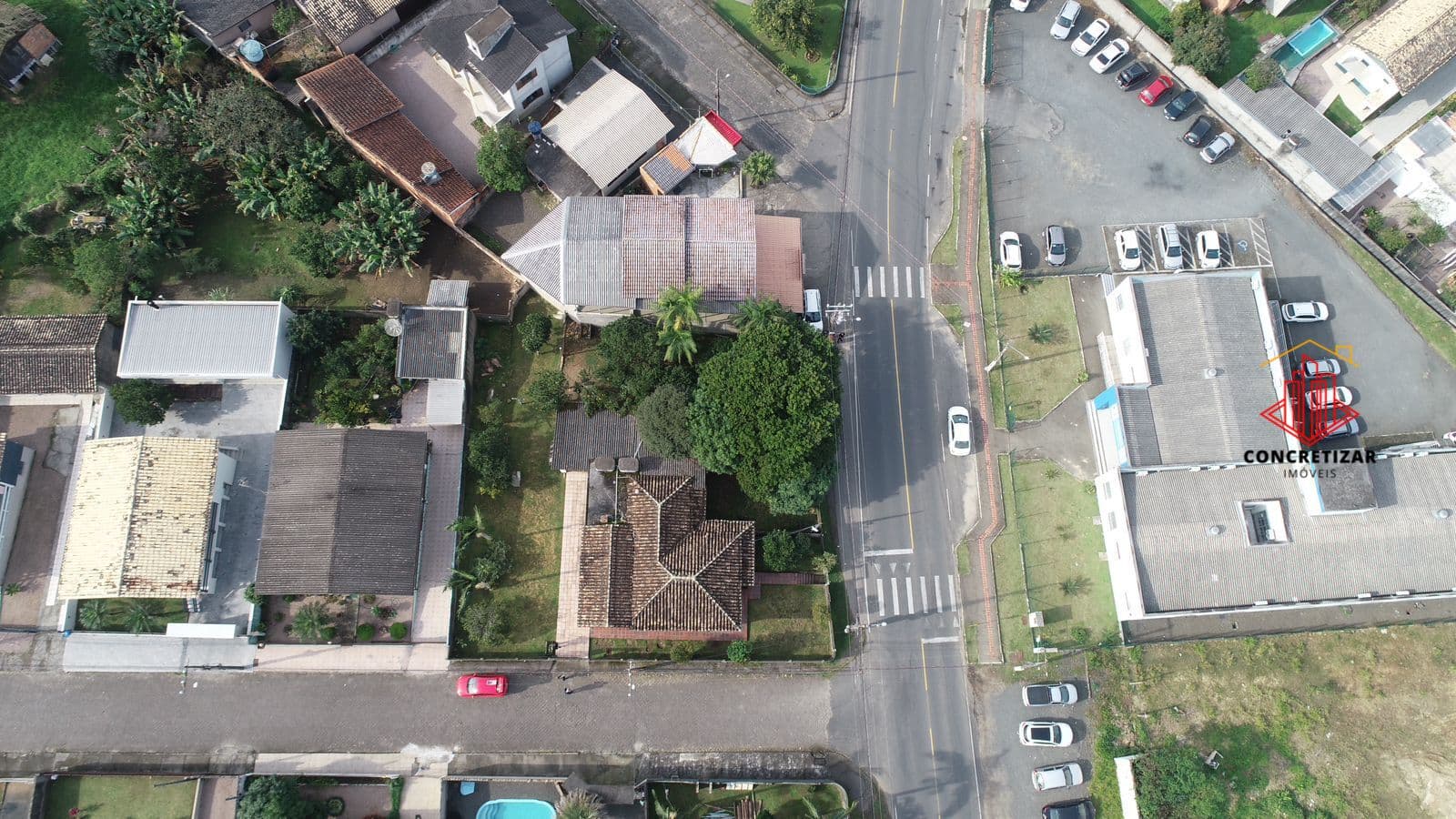 Terreno com potencial comercial