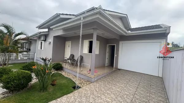 Casa com suíte e área gourmet