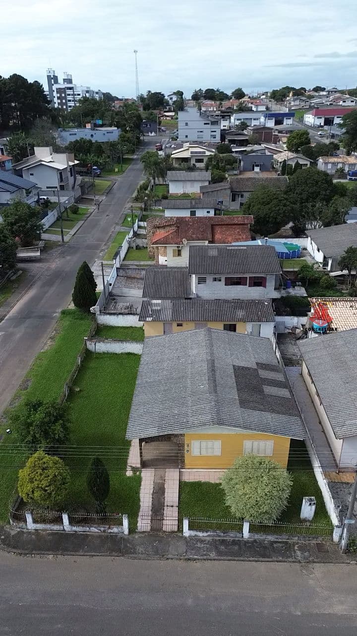 2 casas no mesmo lote de esquina